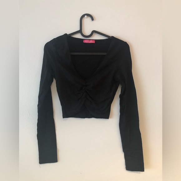 Black Long Sleeve Crop - Picture 1 of 4